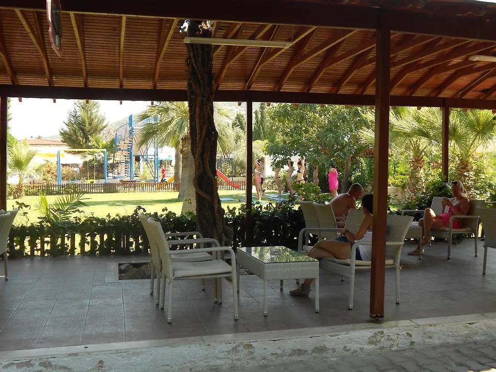מלון קוסדסי Pigale Family Club 3*,  טורקיה